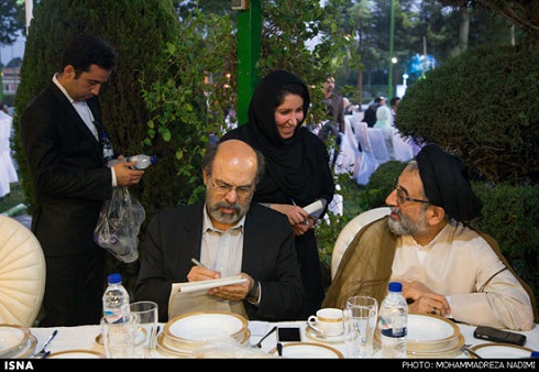 گزارش تصویری از ضیافت افطار محمدرضا عارف