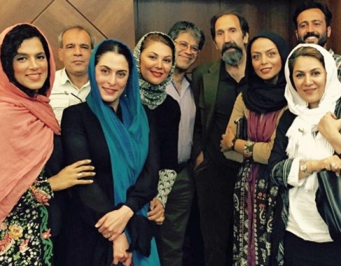 بازیگران در رونمایی از "دندون طلا"