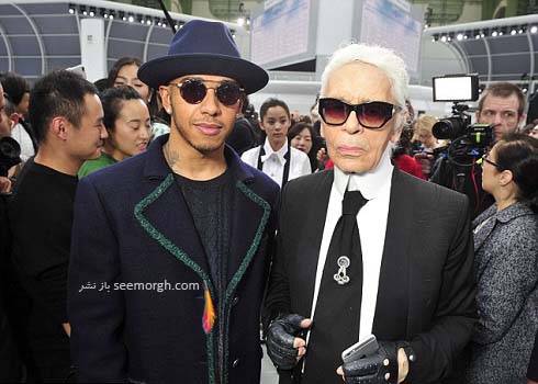 همیلتون در کنار کارل لاگرفلد(Karl Lagerfeld)