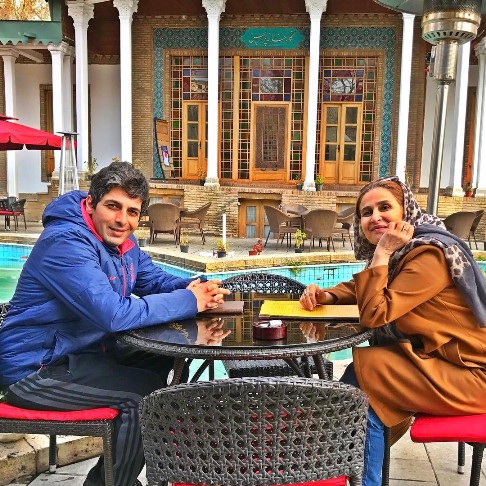 حمید گودرزی در کنار مادرش