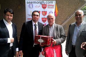 نماینده شرکت کاشی پرسپولیس: به عشق هواداران تمام بلیت ها را خریدیم