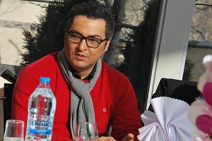 میناوند: استقلالی ها مواظب باشند موقع خیار خوردن دست شان خون نیفتد!