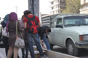 گزارشی از درآمد دستفروش‌های فیلم و سی‌دی کف خیابان!